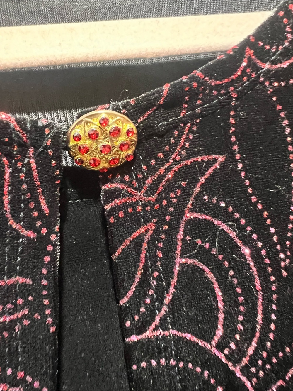 Notations Black Red Velvet Paisley Beaded Sparkle Cardigan Jeweled Button - Picture 4 of 6